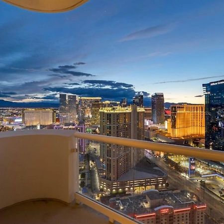 Balcony Full Strip View Suite Mgm Signature Free Valet Las Vegas Extérieur photo
