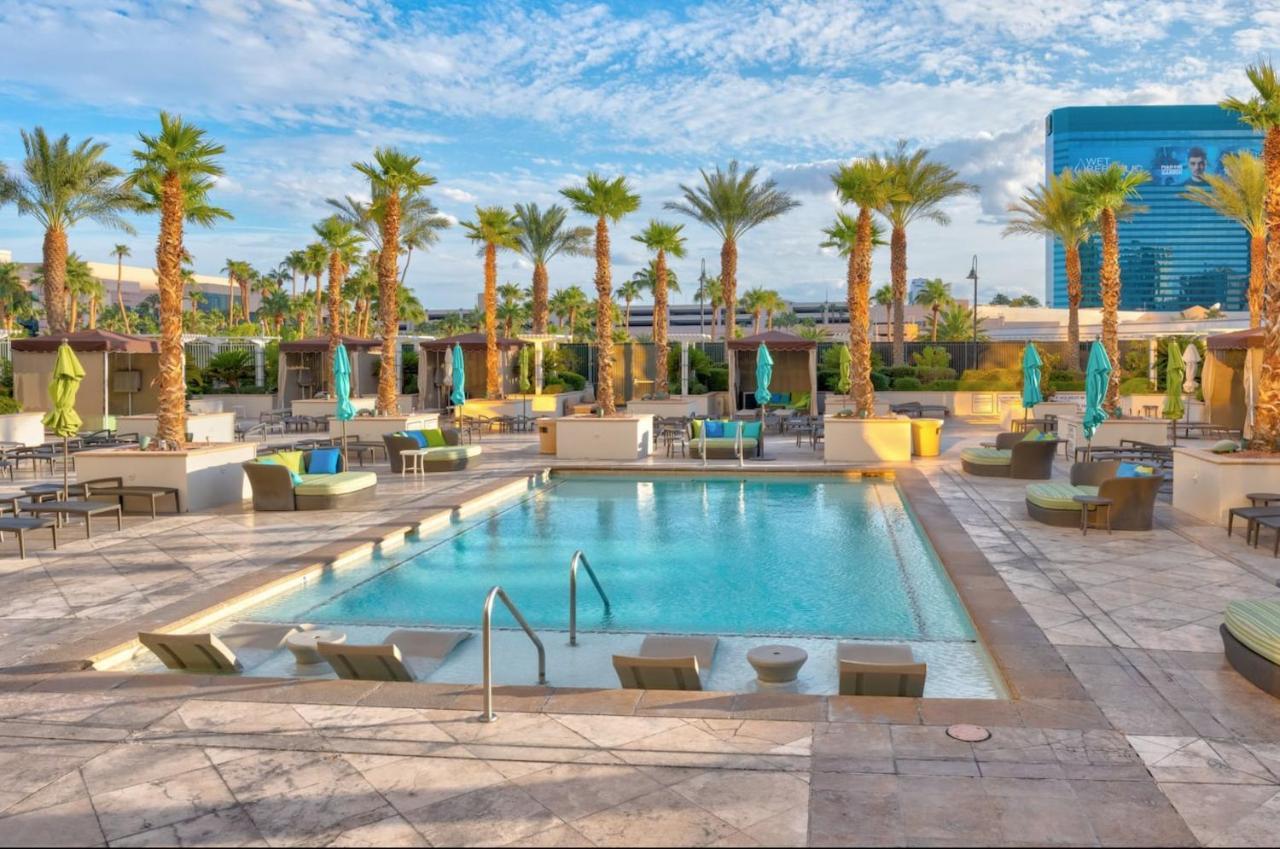 Balcony Full Strip View Suite Mgm Signature Free Valet Las Vegas Extérieur photo