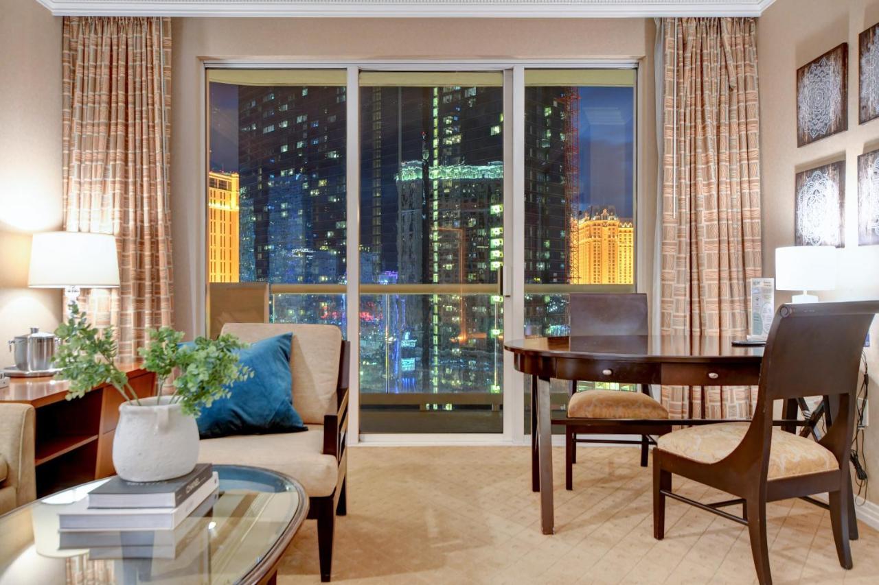 Balcony Full Strip View Suite Mgm Signature Free Valet Las Vegas Extérieur photo