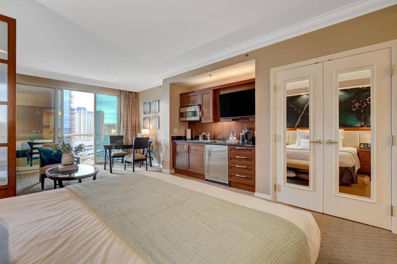 Balcony Full Strip View Suite Mgm Signature Free Valet Las Vegas Extérieur photo