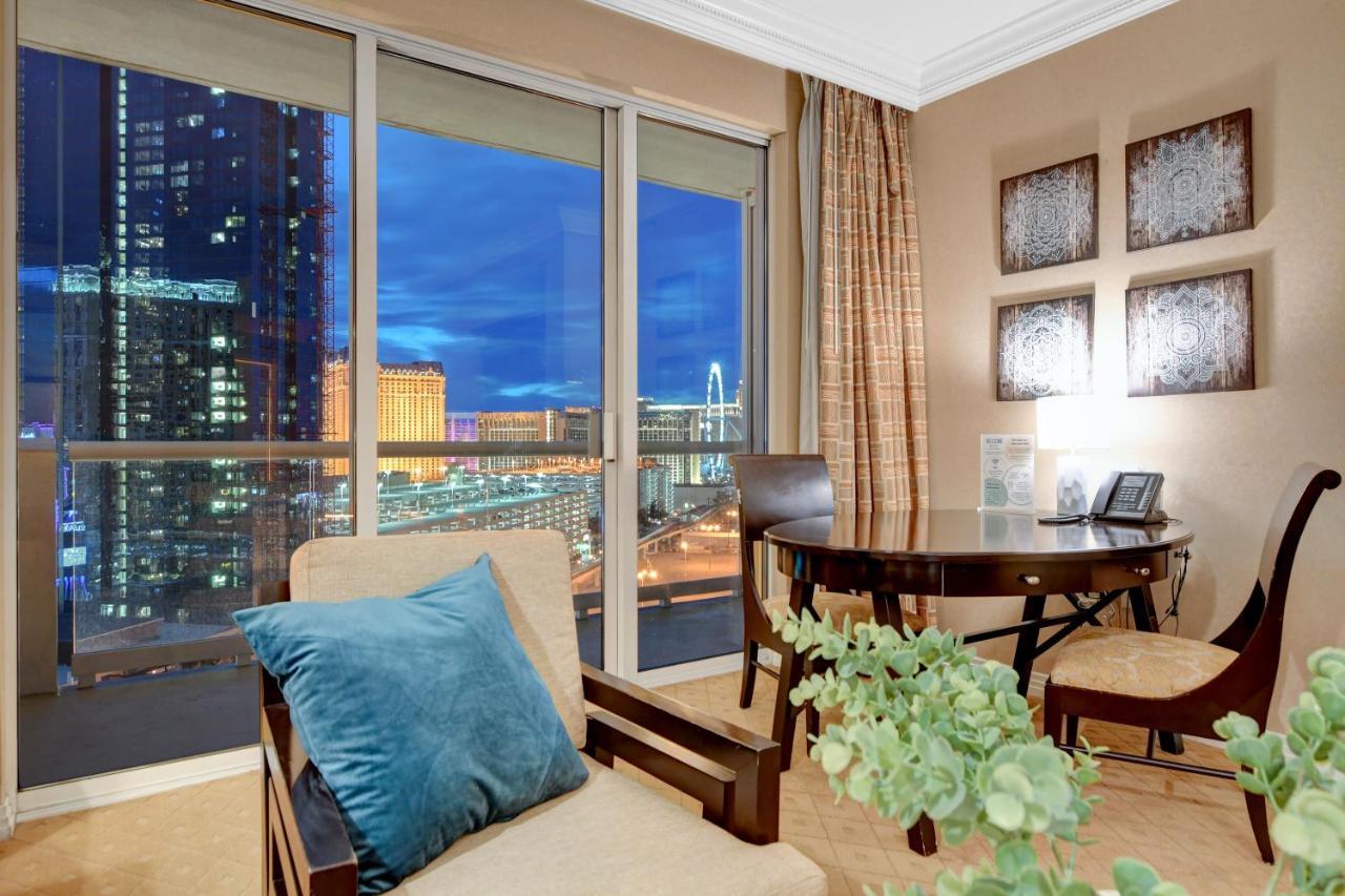 Balcony Full Strip View Suite Mgm Signature Free Valet Las Vegas Extérieur photo