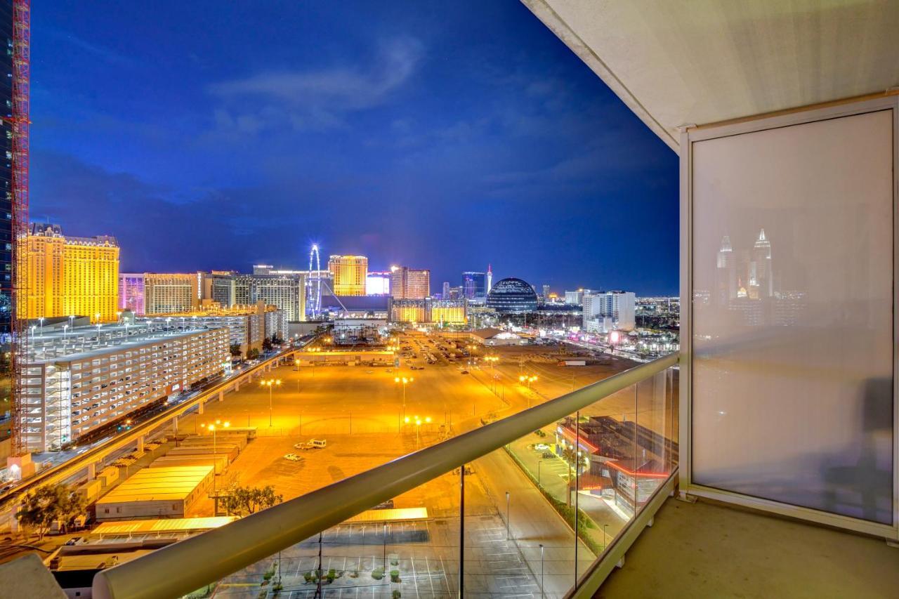 Balcony Full Strip View Suite Mgm Signature Free Valet Las Vegas Extérieur photo
