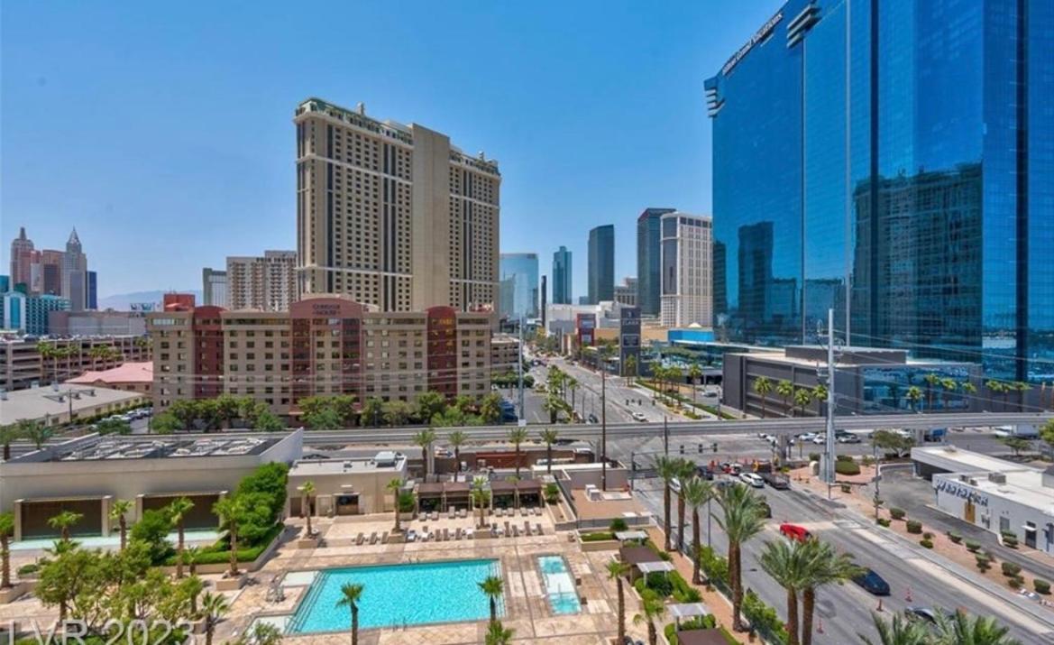 Balcony Full Strip View Suite Mgm Signature Free Valet Las Vegas Extérieur photo